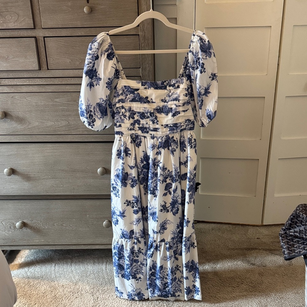 Abercrombie Blue & White Floral Puff Sleeve Dress